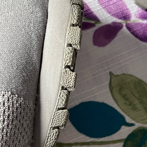 Sketchers Size 7 - Picture 8 of 12